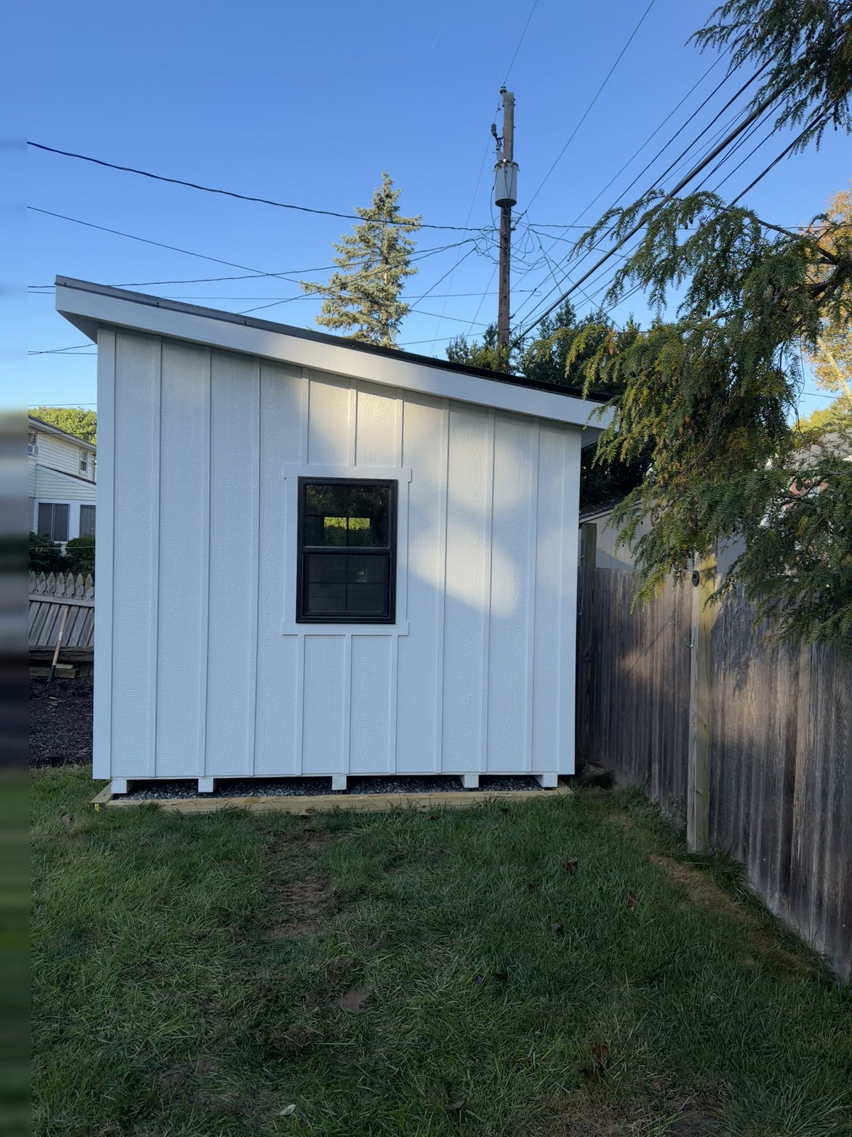 Load video: 10x14 Studio Modern Finished Interior